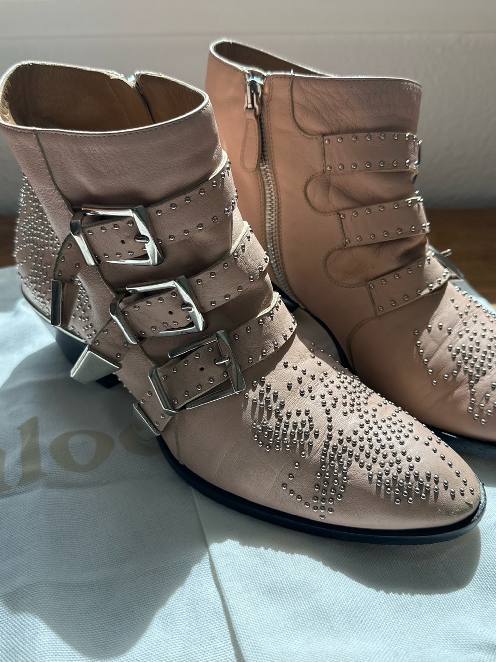 Chloé Susanna Studded Leather Ankle Boots Blush Pink EU 38 Dust Bags
